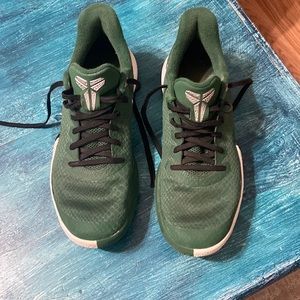 Size 6 - Nike Mamba Focus TB
Gorge Green